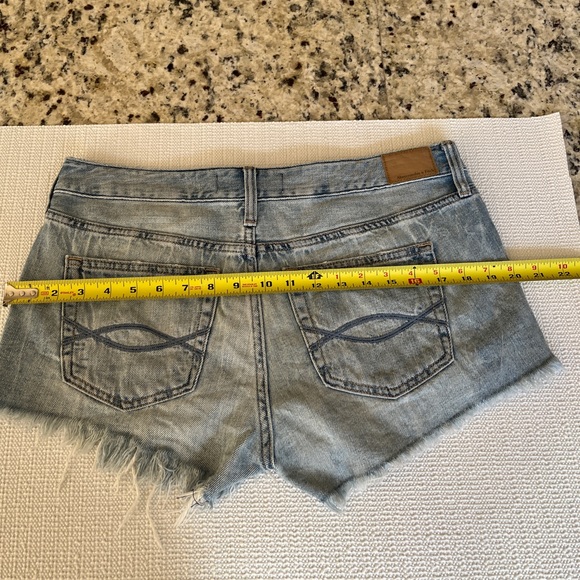 Abercrombie and Fitch Boyfriend Button Fly Cut Off Jean Shorts - Picture 10 of 12
